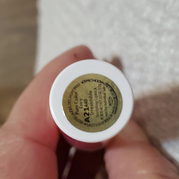 Estee Lauder Pure Color Envy A21 440 Irresistible - Picture 3 of 3